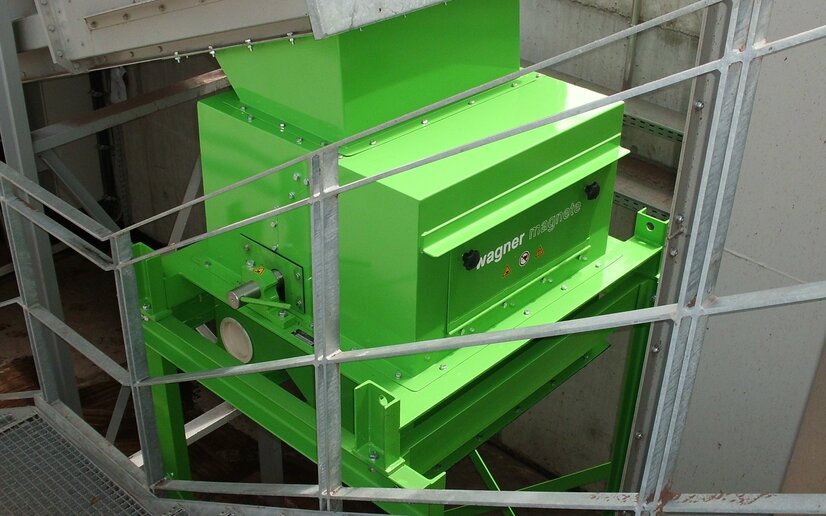 Magnettrommeln, Überlaufende Magnettrommeln, Aushebende Magnettrommeln, Elektro-Magnettrommel, Permanent-Magnettrommel, Magnetbauart, Baureihen 421, 0421, 0427, 0446, Geschütztes Magnetsystem, Axiale Lagerschmierung, Verschiedene Polteilungen, Modernste Magnetsysteme